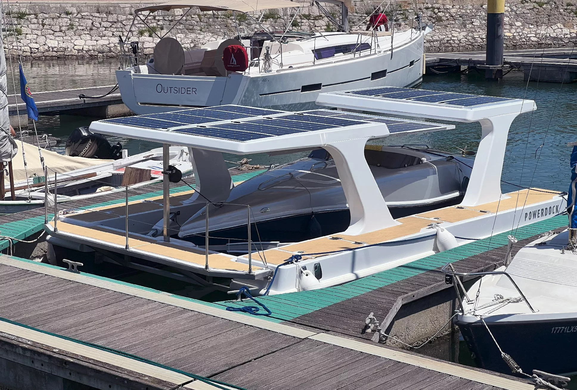 Boat charging in a Powerdock