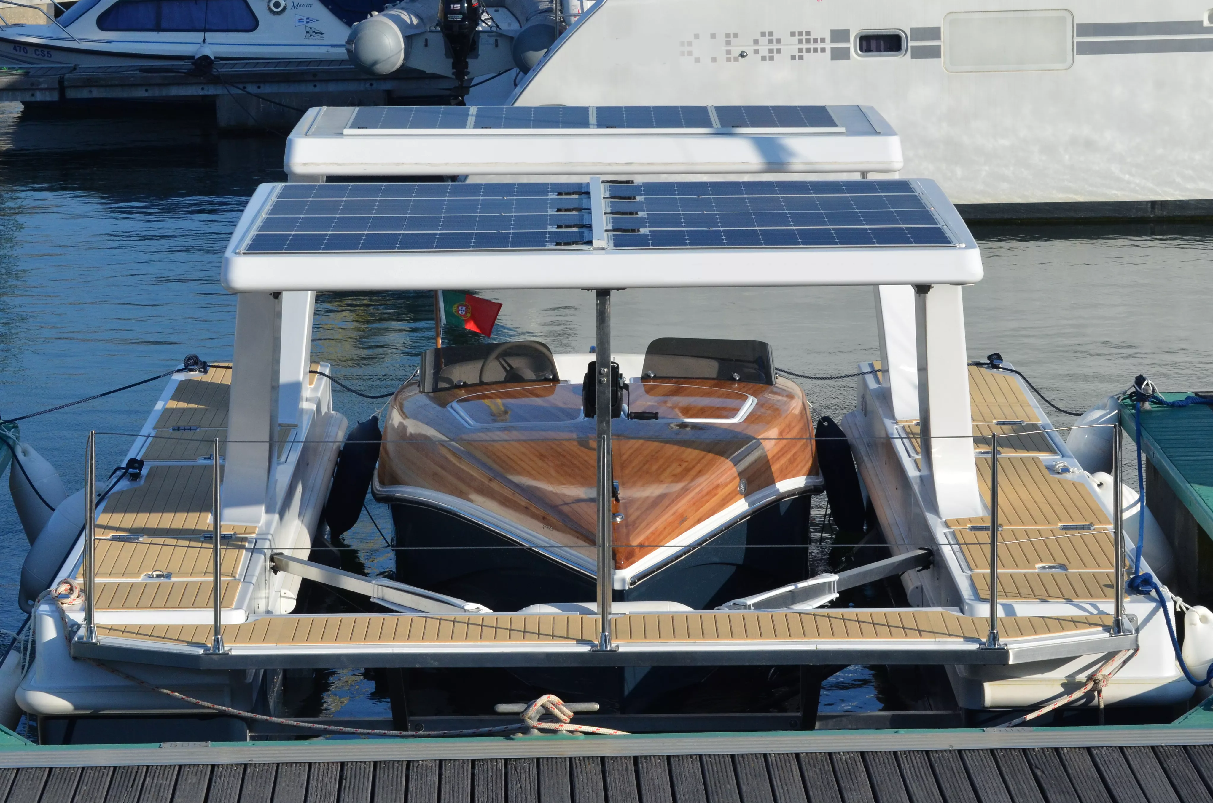 Boat charging in a Powerdock